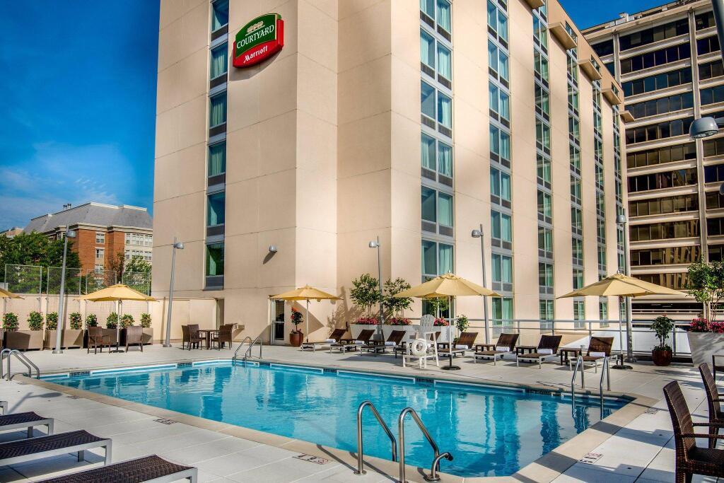 Courtyard Mariott – Chevy Chase